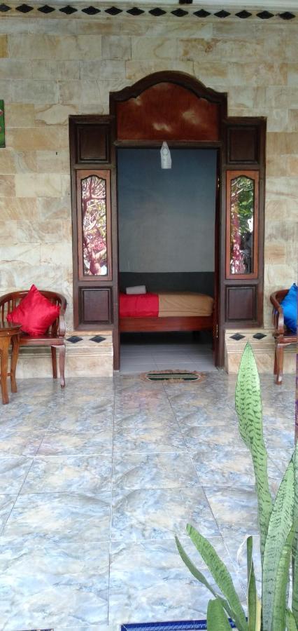 Kuwera Homestay Batununggul Exterior photo